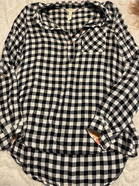 Black & White Gingham Button-Neck Tunic Top - Unknown Brand
